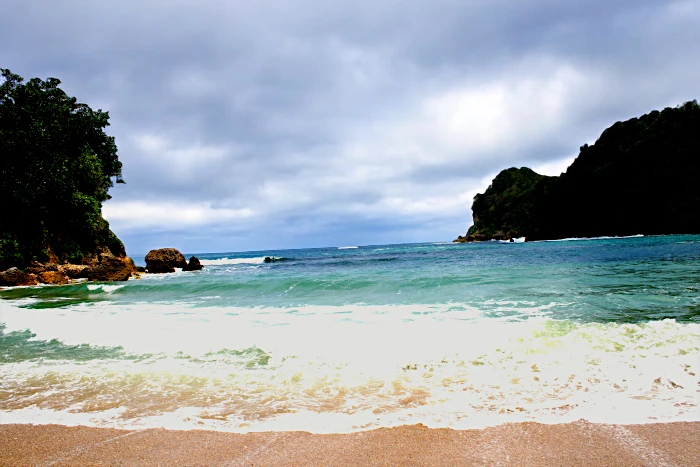 Pantai Pangi Blitar: Surga Tersembunyi di Selatan Jawa Timur