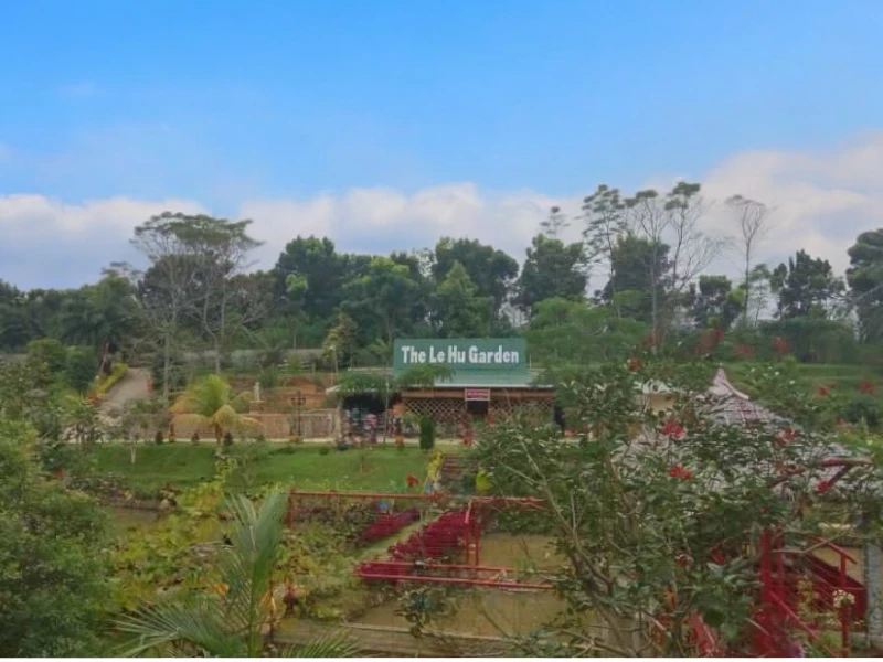 Taman The Le Hu Garden, Medan: Oase Hijau di Kota Medan